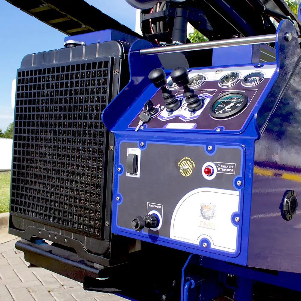 Our STR-155 comes with control panels for driving the rig and displaying its performance.